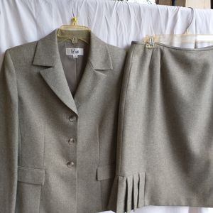 Suit